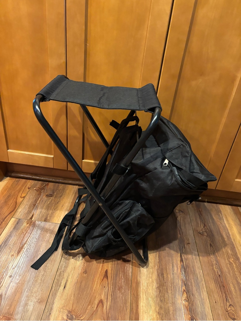 Black Foldable Ice Fishing Stool/Backpack with Fish Alert Flag 🎣